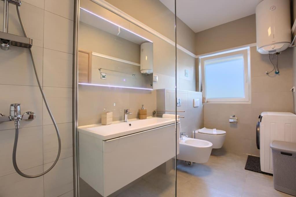 Apartment Sunrise Fuer 6 Personen In Pula-Stinjan Zewnętrze zdjęcie