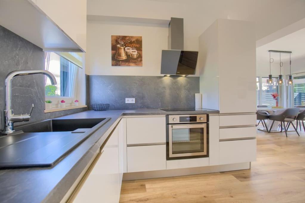 Apartment Sunrise Fuer 6 Personen In Pula-Stinjan Zewnętrze zdjęcie